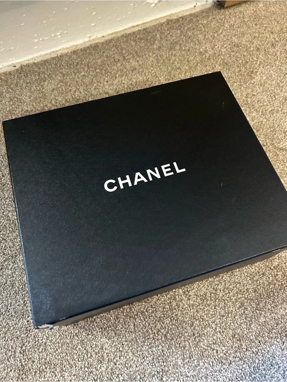CHANEL women’s sneaker